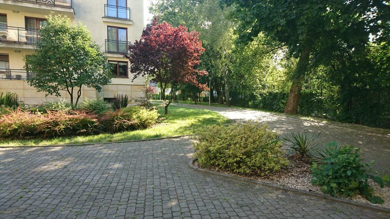 קרקוב Quiet And Spacious Apartment With Garage Option מראה חיצוני תמונה