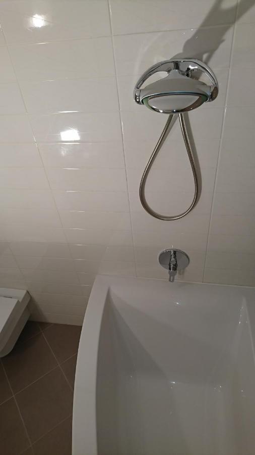 קרקוב Quiet And Spacious Apartment With Garage Option מראה חיצוני תמונה