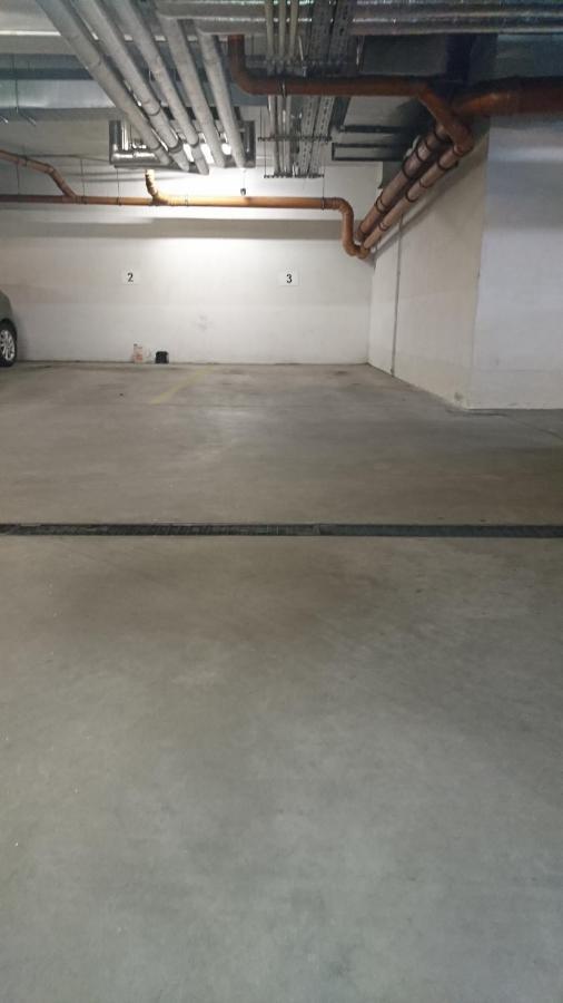 קרקוב Quiet And Spacious Apartment With Garage Option מראה חיצוני תמונה