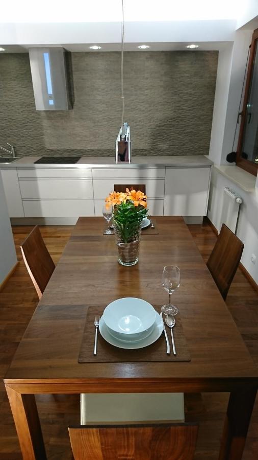 קרקוב Quiet And Spacious Apartment With Garage Option מראה חיצוני תמונה